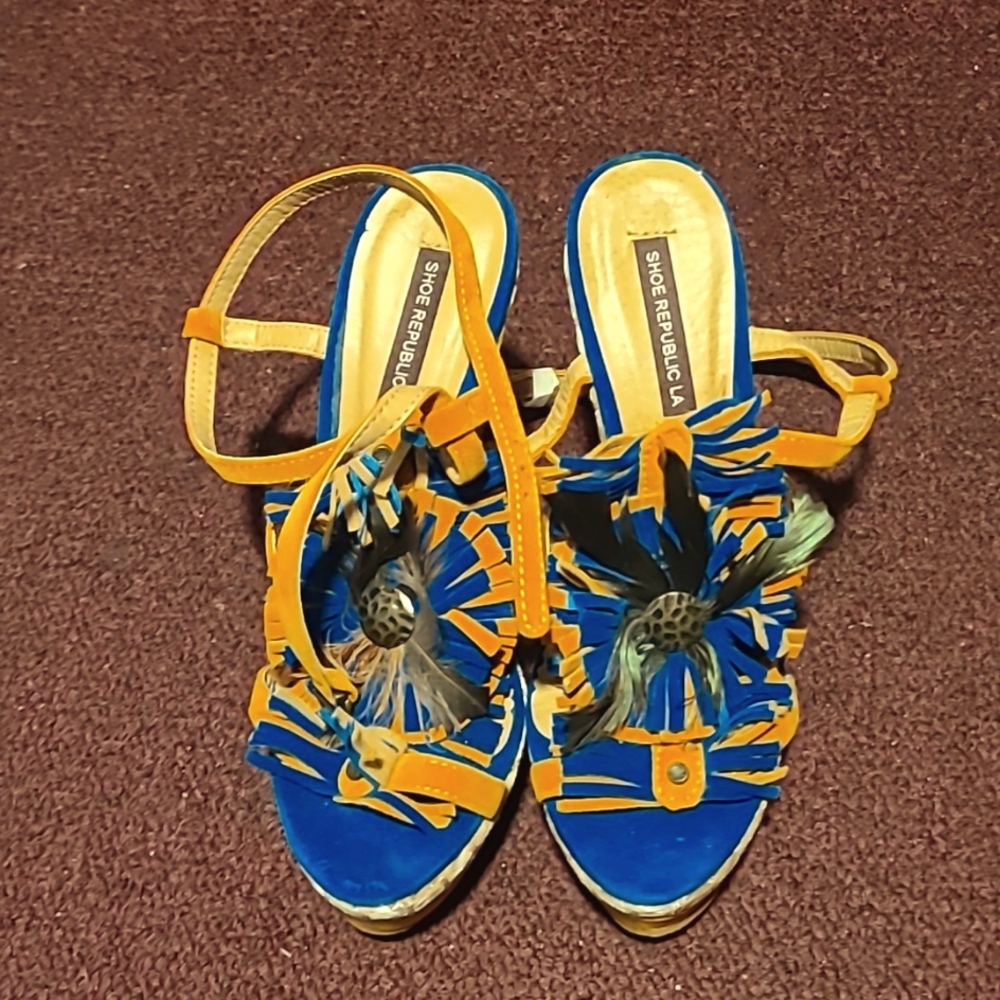 Shoe